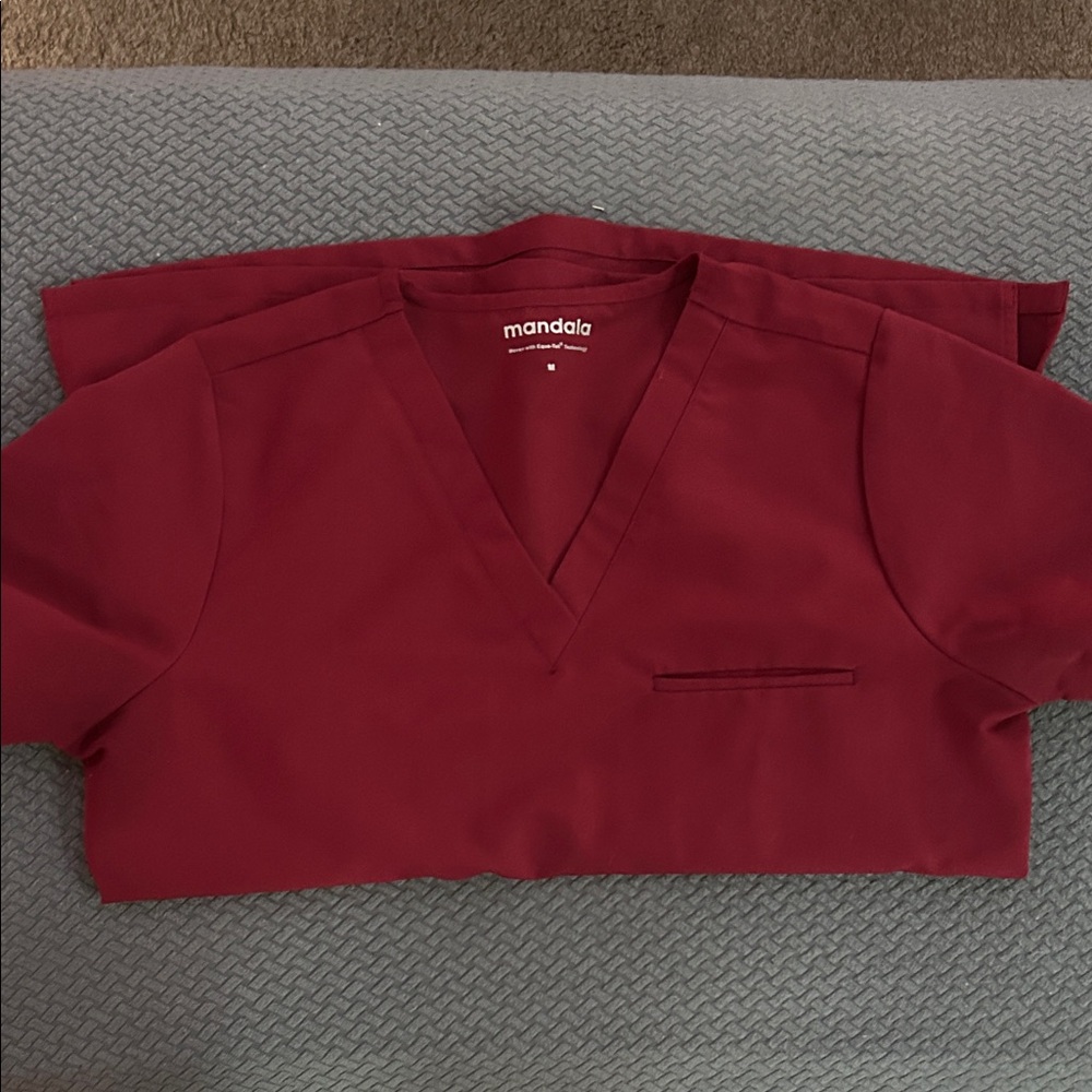 Mandala single pocket scrub top